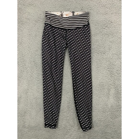 WITH Wear It To Heart Reversible Athletic Leggings Daisy Flowers Floral Black - Picture 4 of 10